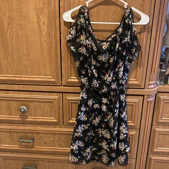 Black floral dress - Picture 3 of 6